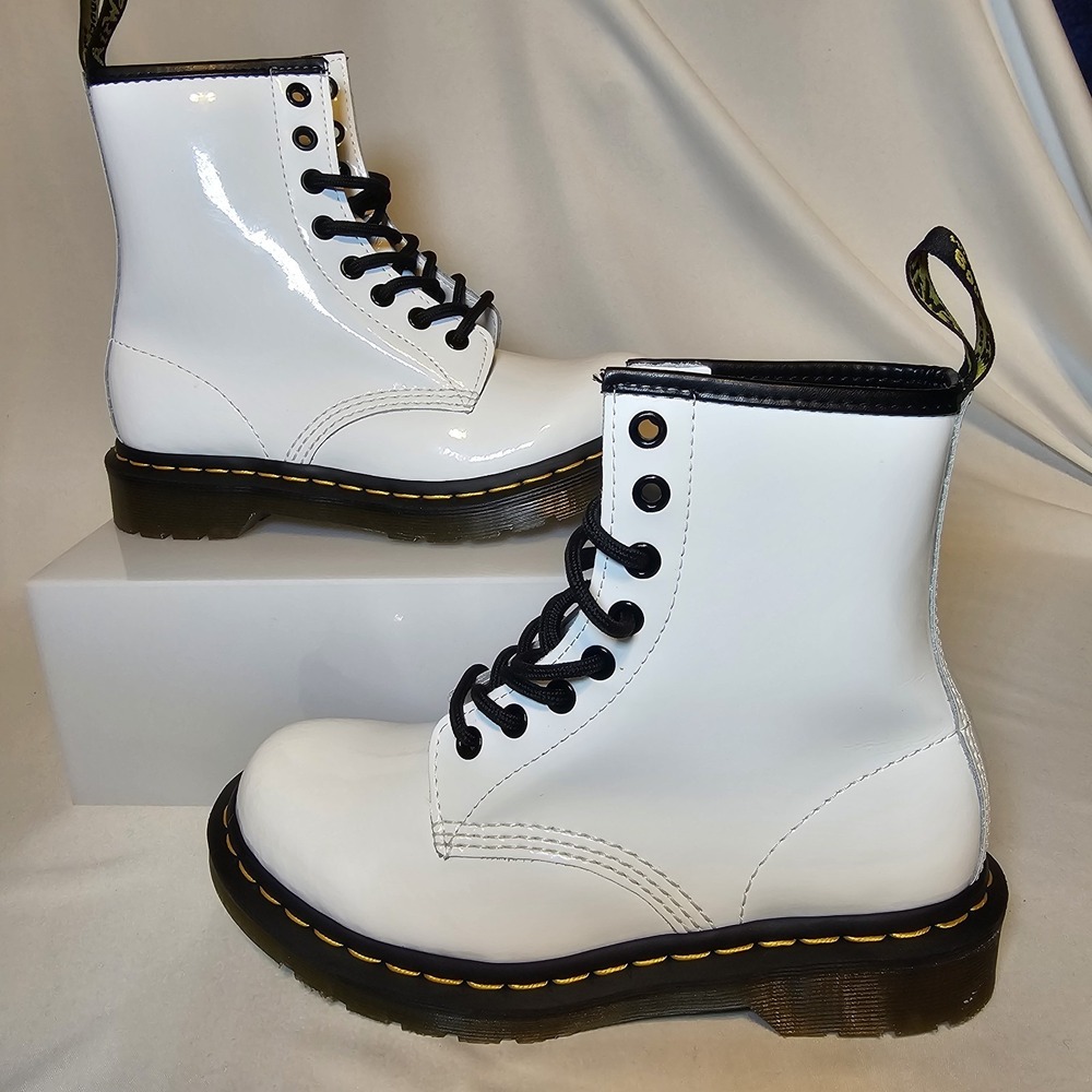 Dr. Martens 1460 White Patent Leather Lace Up Boots Women US Size 6 Y2K Grunge
